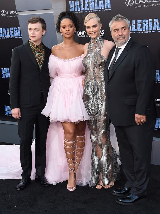 Valerian y la ciudad de los mil planetas : Cobertura de revista Dane DeHaan, Rihanna, Cara Delevingne, Luc Besson