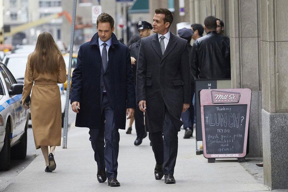Suits : Foto Gabriel Macht, Patrick J. Adams