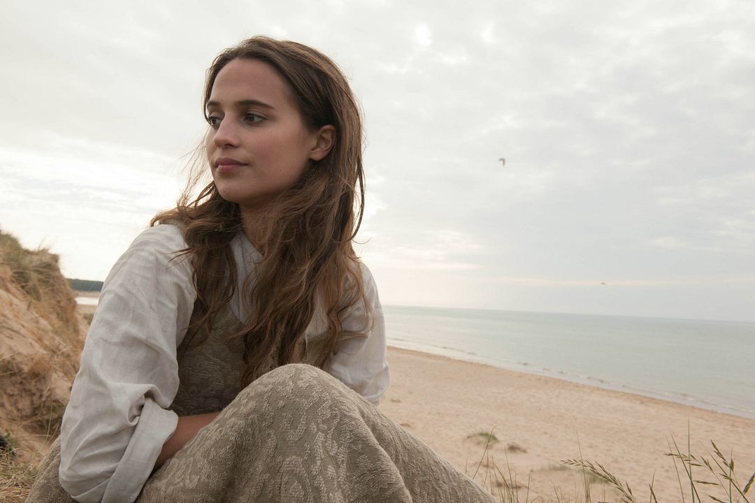 Amor, deseo y tulipanes : Foto Alicia Vikander