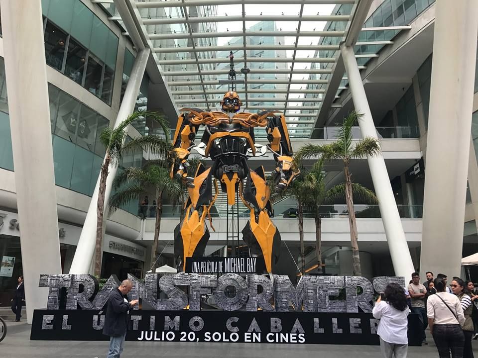 Transformers: El último caballero : Cobertura de revista