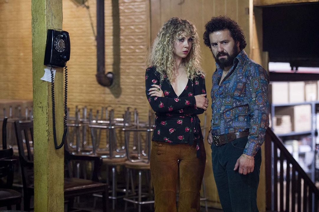 Foto Juno Temple, Max Casella