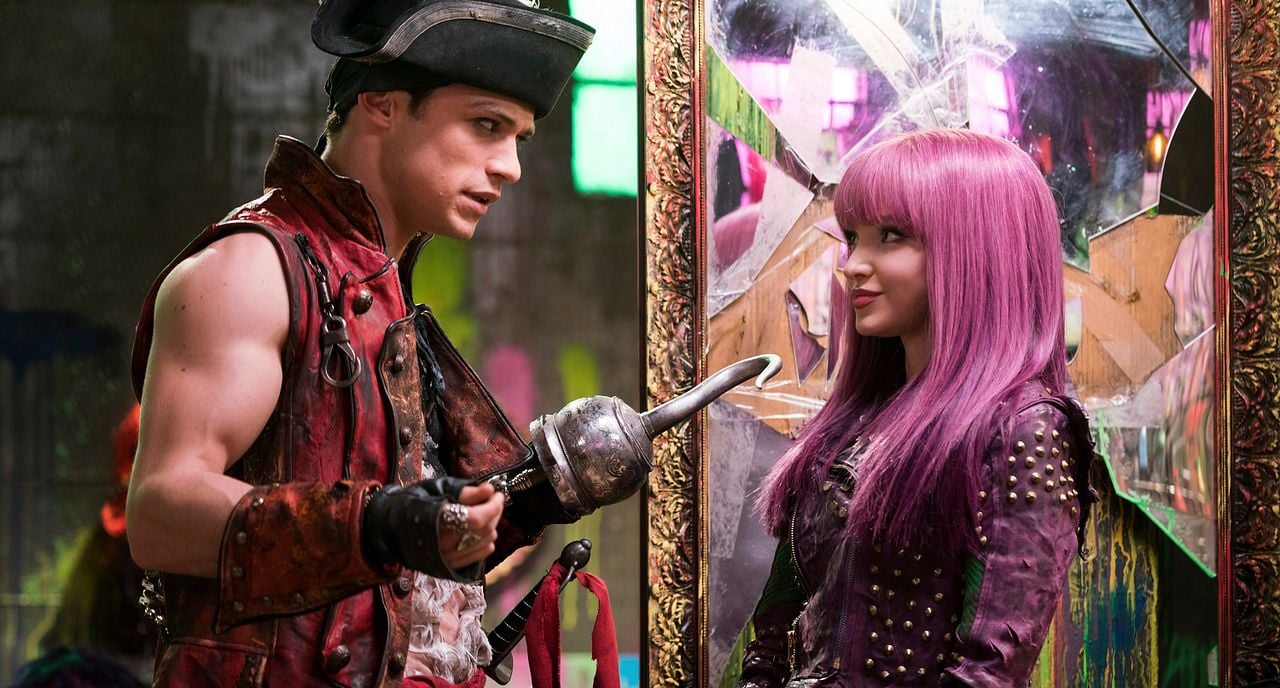 Descendientes 2 : Foto Dove Cameron, Thomas Doherty