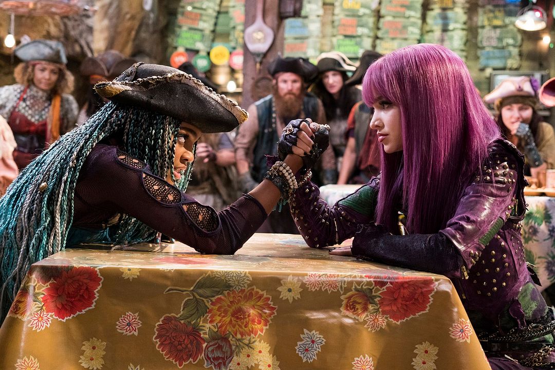 Descendientes 2 : Foto China Anne McClain, Dove Cameron