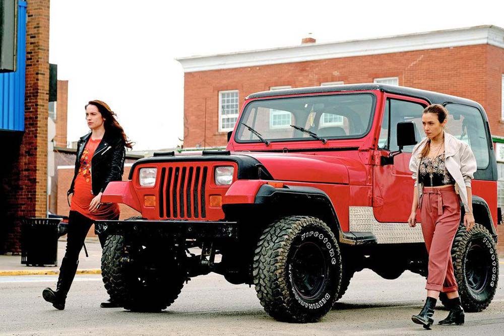 Wynonna Earp : Foto Melanie Scrofano