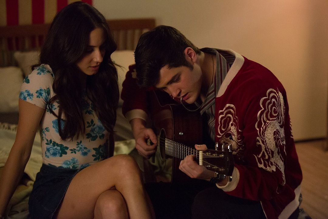 Foto Troian Bellisario