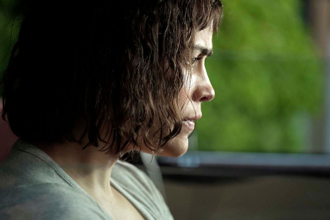 Somewhere Between : Foto Paula Patton