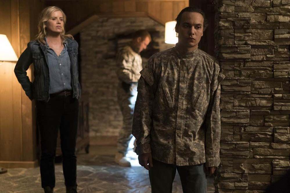 Fear the Walking Dead : Foto Frank Dillane, Kim Dickens