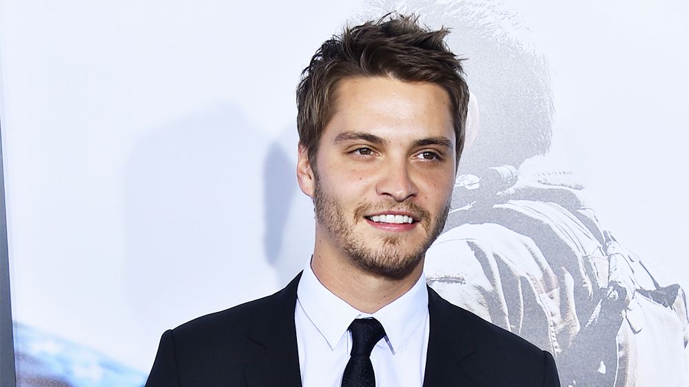 Póster Luke Grimes