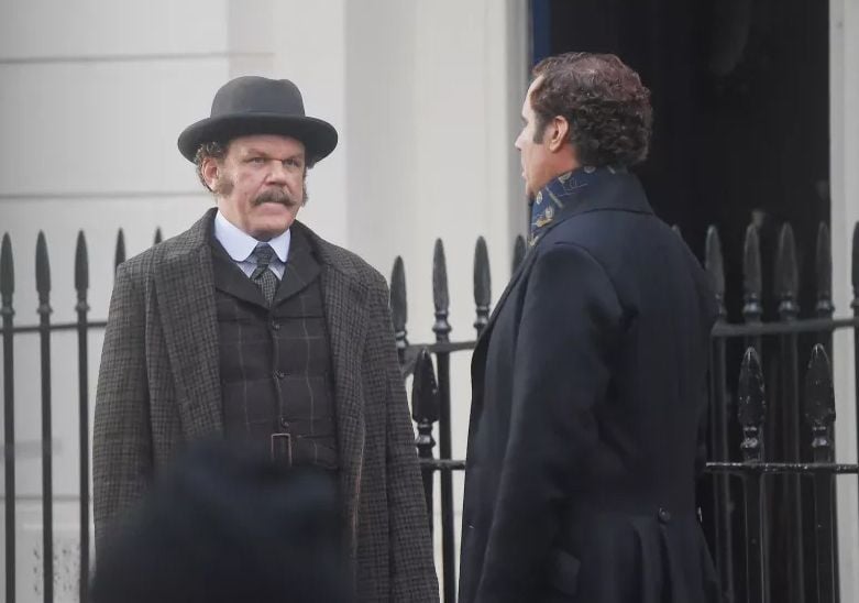 Holmes & Watson : Cobertura de revista