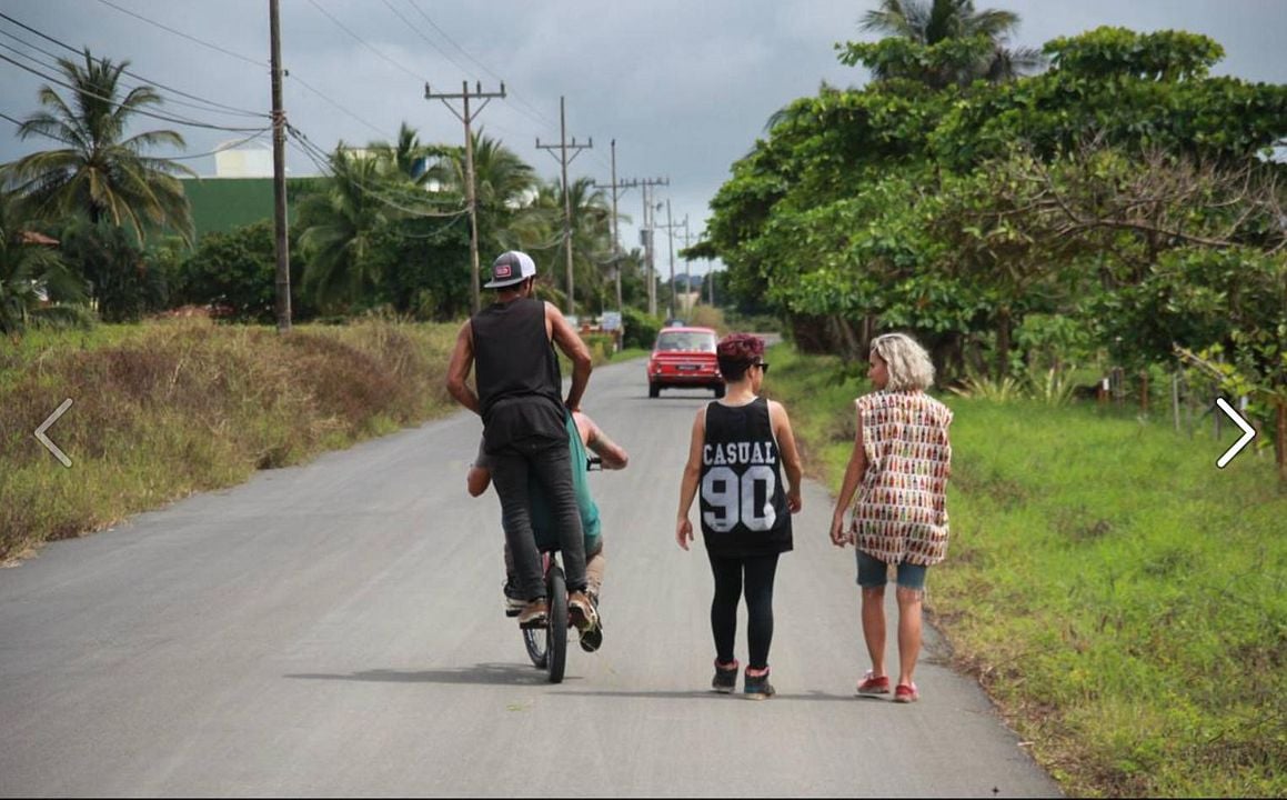 Atrás hay relámpagos : Foto