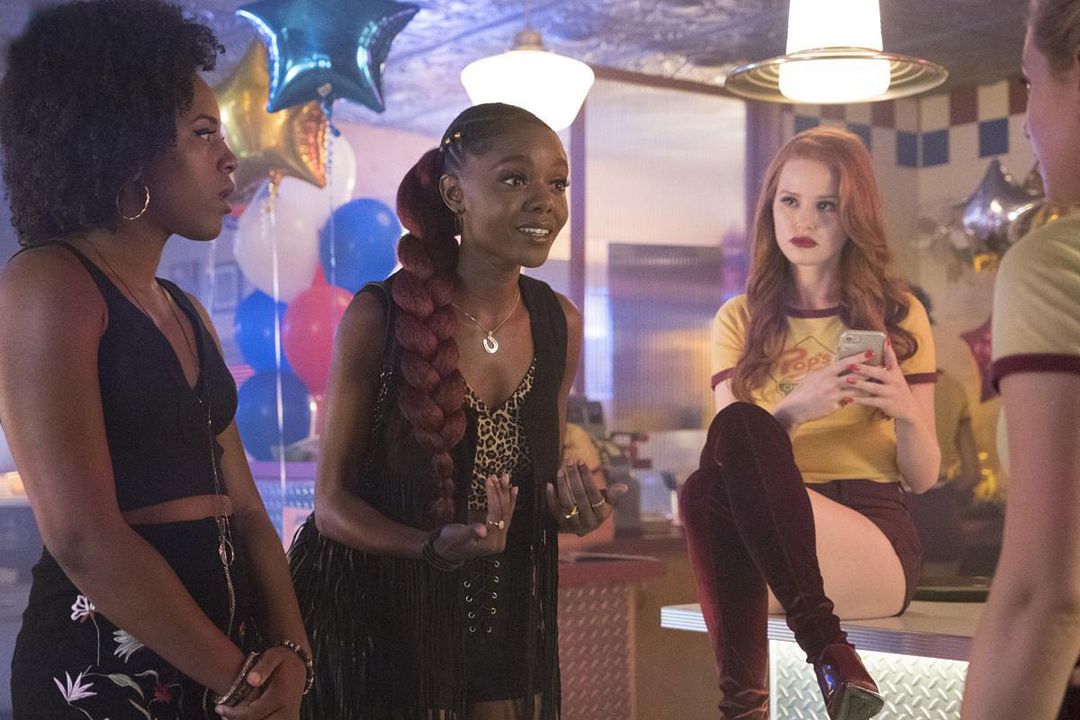Riverdale : Foto Madelaine Petsch, Ashleigh Murray