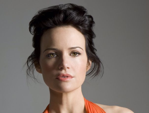 Póster Carla Gugino