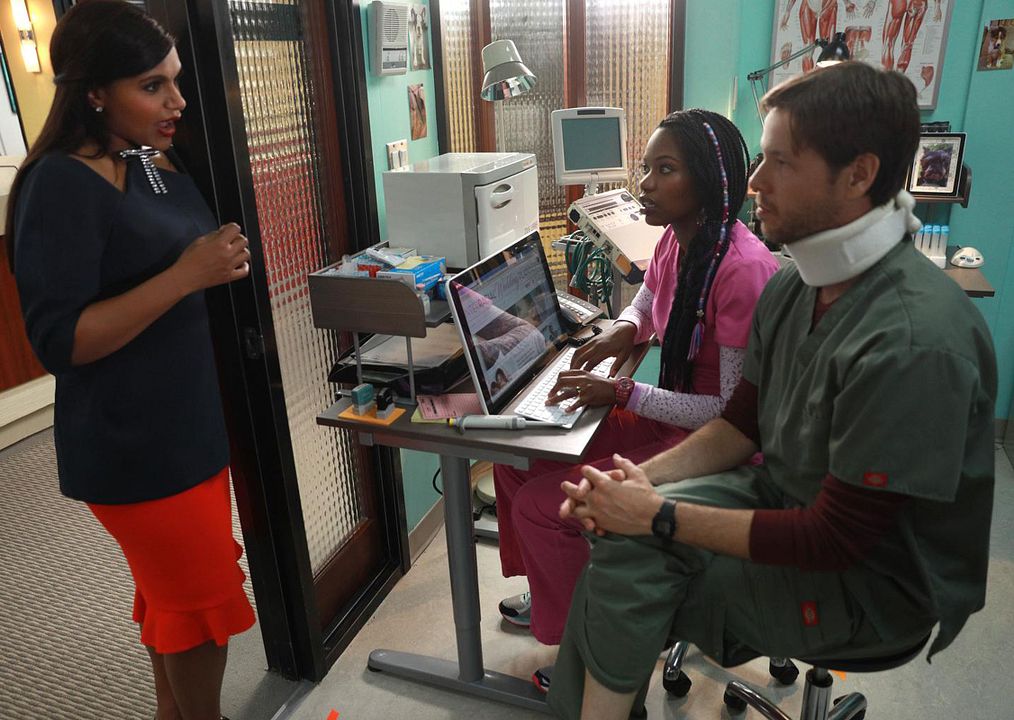 Foto Xosha Roquemore, Mindy Kaling, Ike Barinholtz