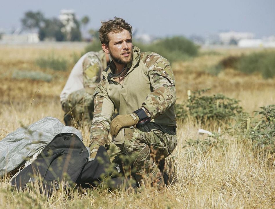 SEAL Team : Foto Max Thieriot