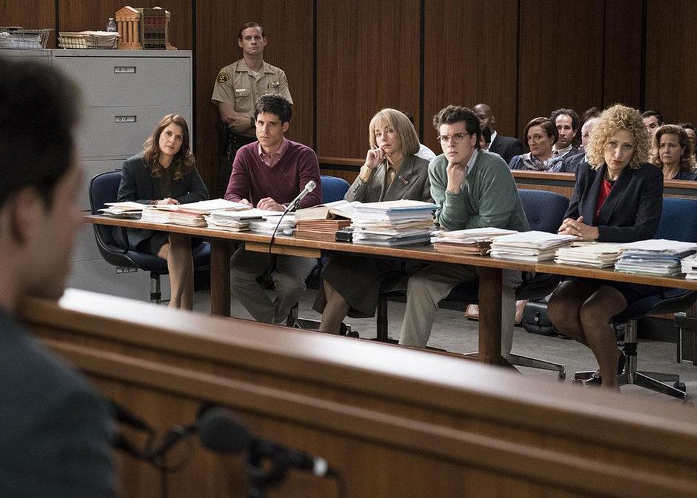 Foto Julianne Nicholson, Edie Falco, Miles Gaston Villanueva