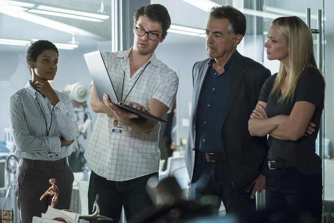 Mentes criminales : Foto Joe Mantegna