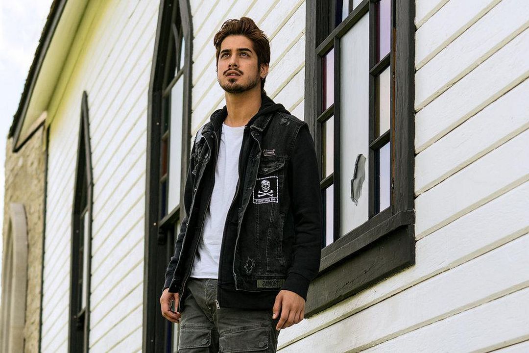Foto Avan Jogia