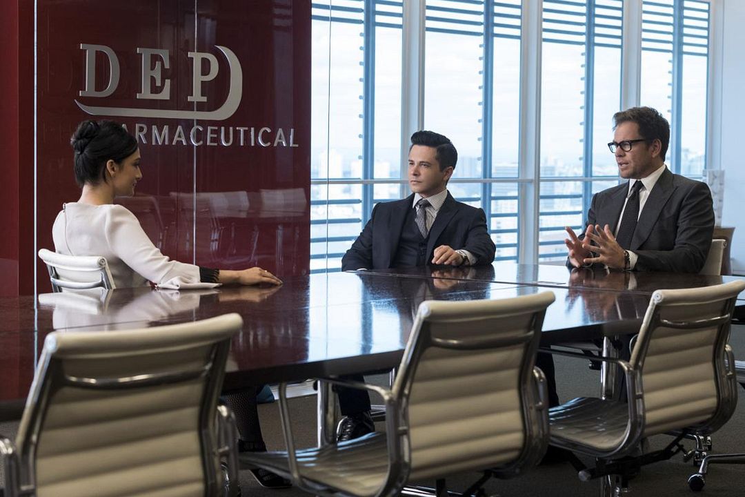 Bull : Foto Archie Panjabi