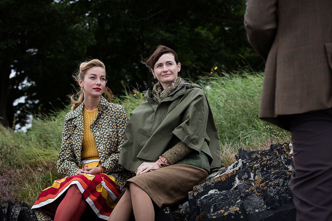 De libros, amores y otros males : Foto Emily Mortimer, Charlotte Vega