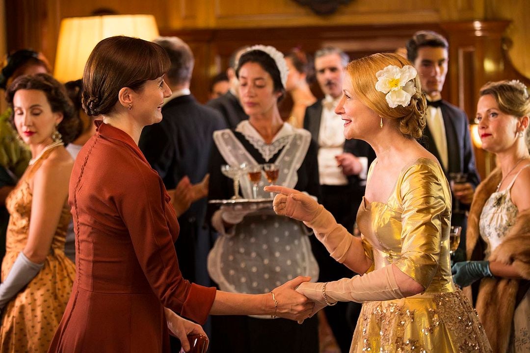De libros, amores y otros males : Foto Patricia Clarkson, Emily Mortimer