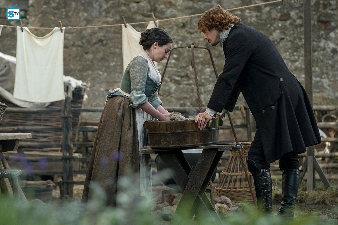 Outlander : Foto Sam Heughan, Nell Hudson