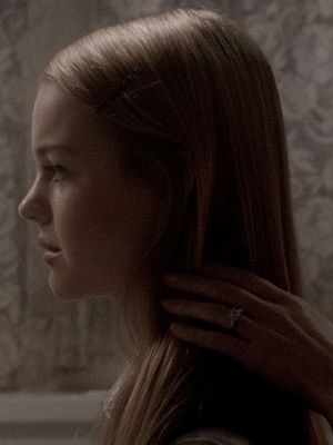 Póster Olivia Rose Keegan