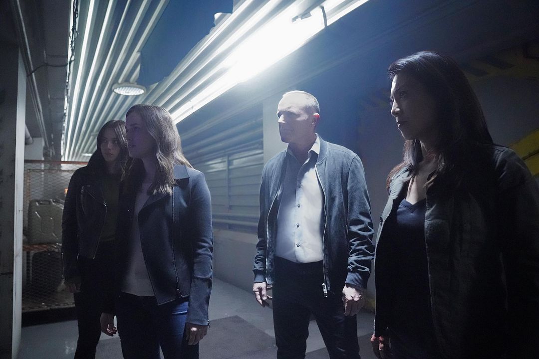 Agentes de S.H.I.E.L.D. : Póster Clark Gregg, Elizabeth Henstridge, Chloe Bennet, Ming-Na Wen