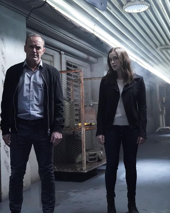 Agentes de S.H.I.E.L.D. : Foto Clark Gregg, Chloe Bennet