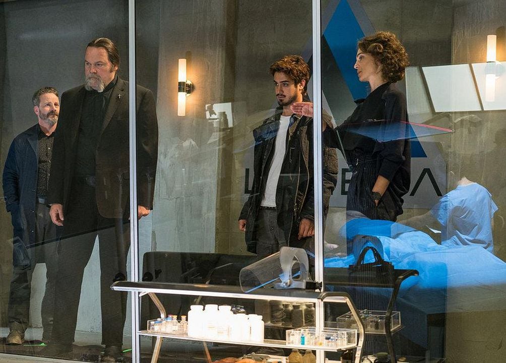 Foto Avan Jogia, Vincent D'Onofrio