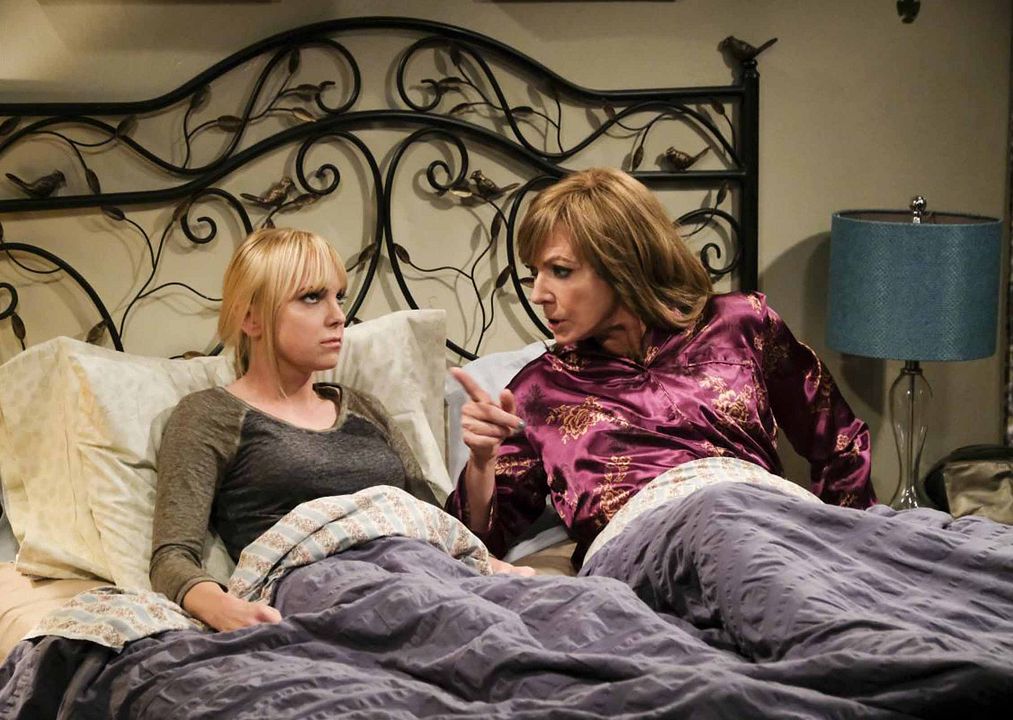 Mom : Foto Anna Faris, Allison Janney