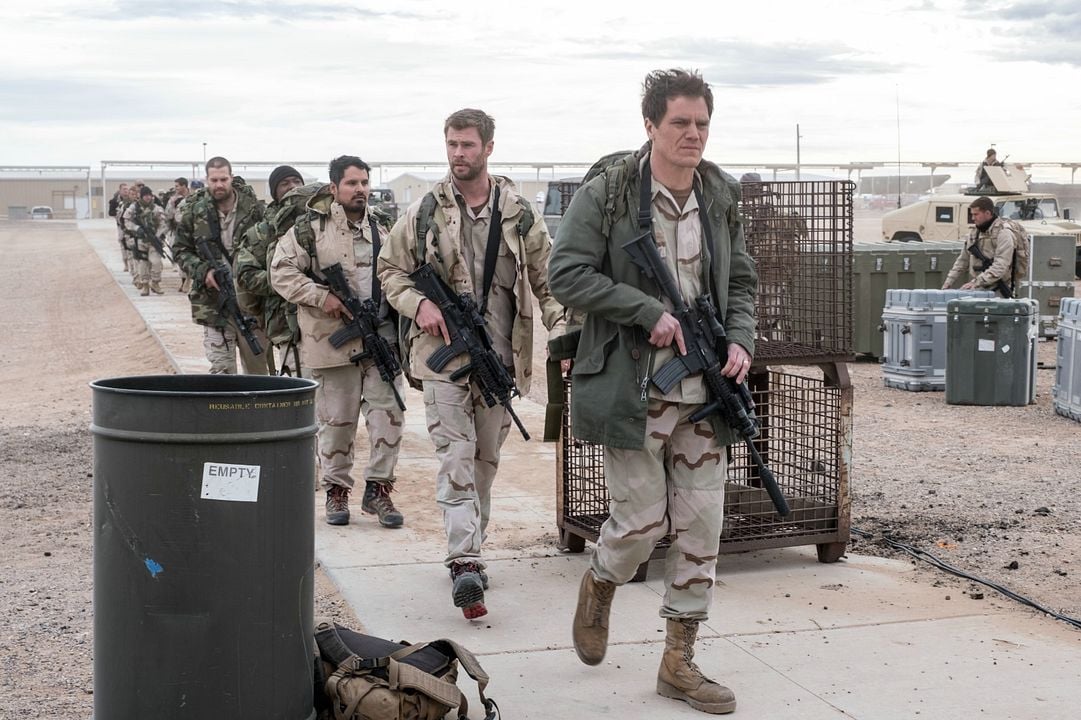 Tropa de héroes : Foto Geoff Stults, Chris Hemsworth, Michael Shannon, Trevante Rhodes, Michael Peña