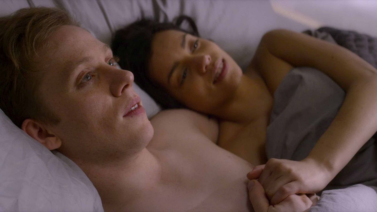 Black Mirror : Foto Joe Cole, Georgina Campbell