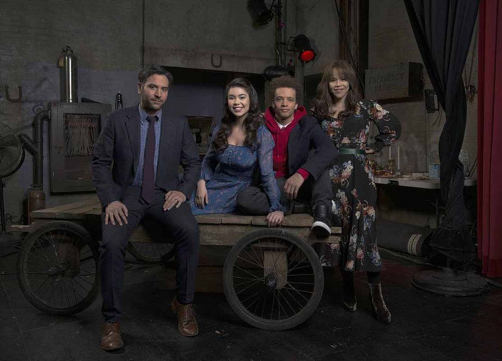 Foto Rosie Perez, Josh Radnor, Auli'i Cravalho