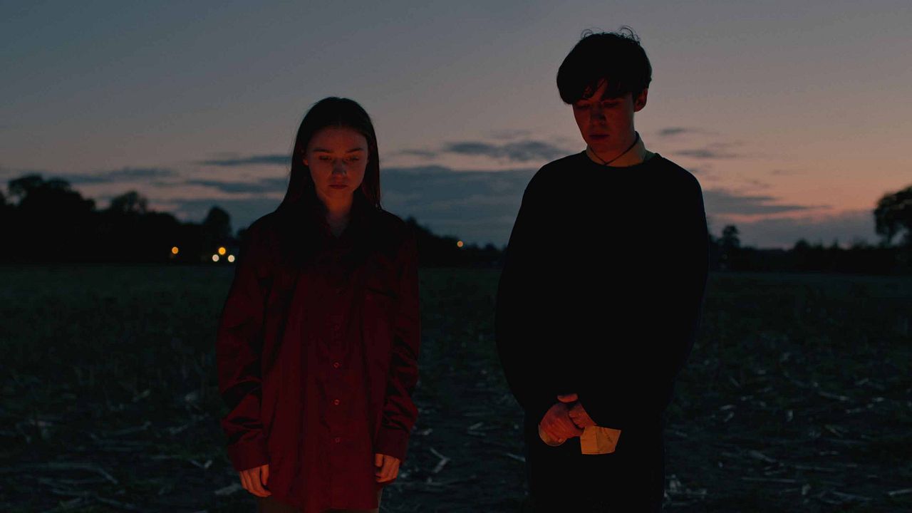 Foto Jessica Barden, Alex Lawther