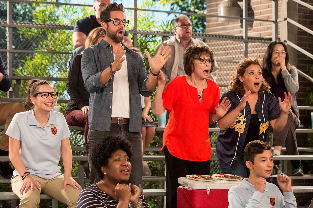 One Day At A Time (2017) : Foto Isabella Gomez, Todd Grinnell, Rita Moreno, Justina Machado