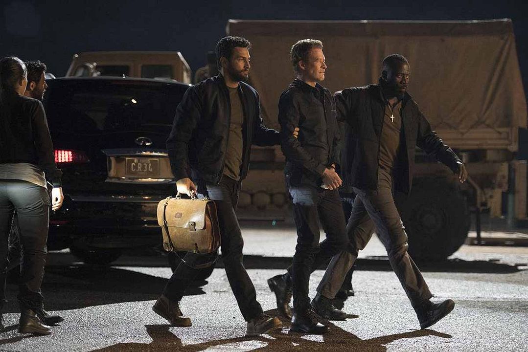 Foto Demetrius Grosse, Noah Mills