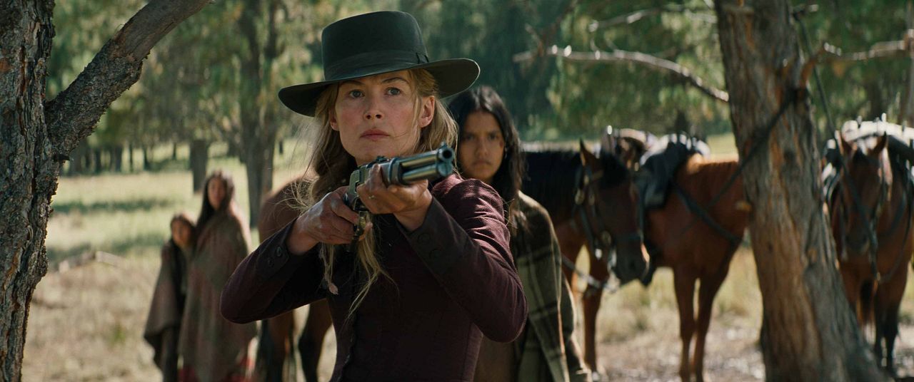 Hostiles: Violencia americana : Foto Rosamund Pike