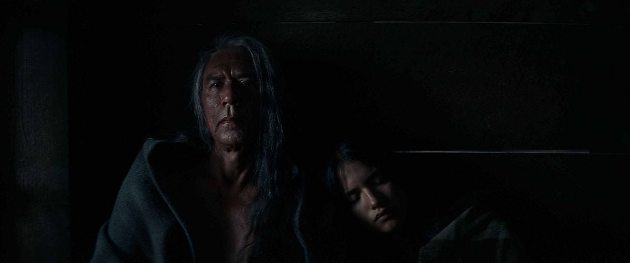 Hostiles: Violencia americana : Foto Tanaya Beatty, Wes Studi