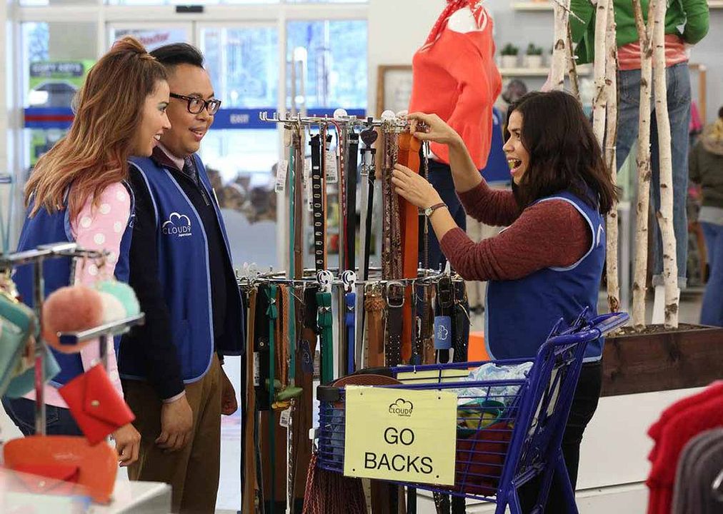 Superstore : Foto Nichole Bloom, Nico Santos, America Ferrera