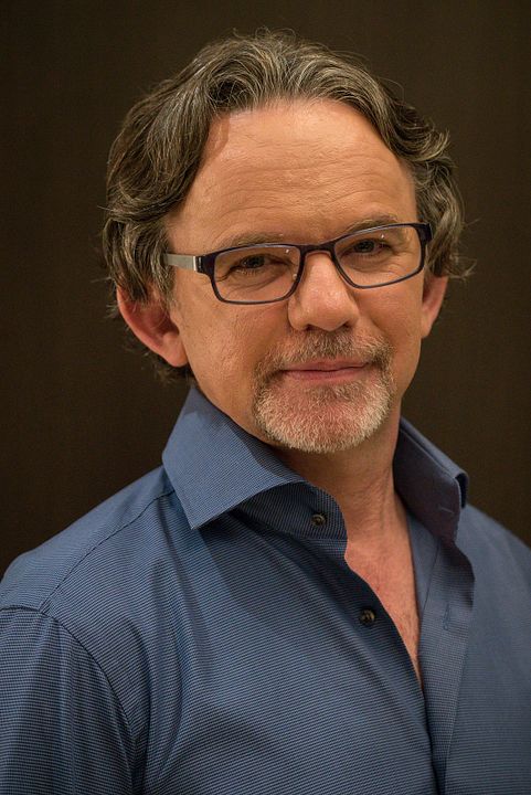 Cobertura de revista Frank Spotnitz