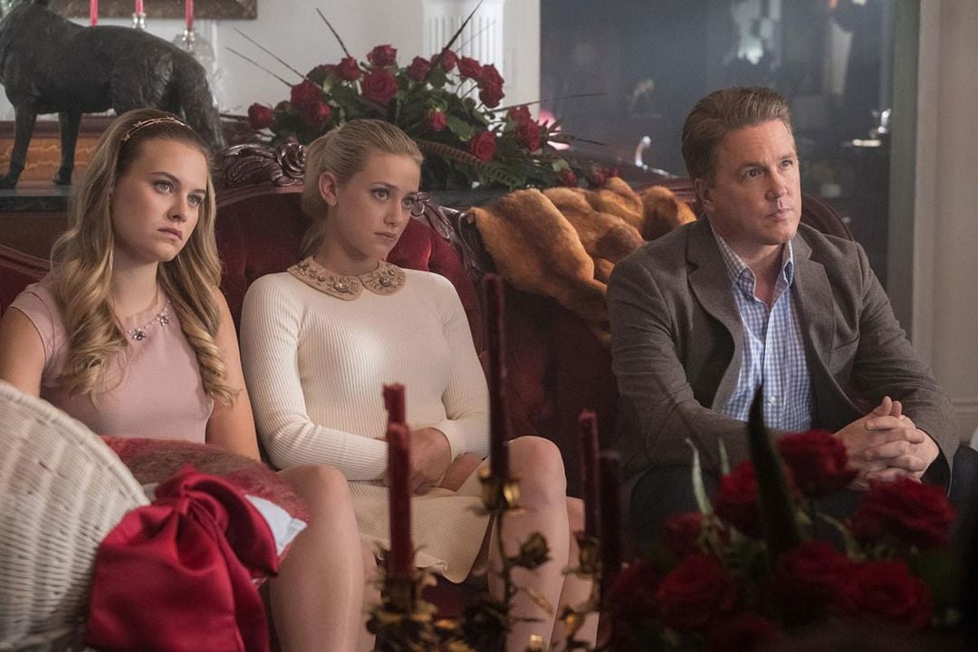 Riverdale : Foto Lochlyn Munro, Lili Reinhart
