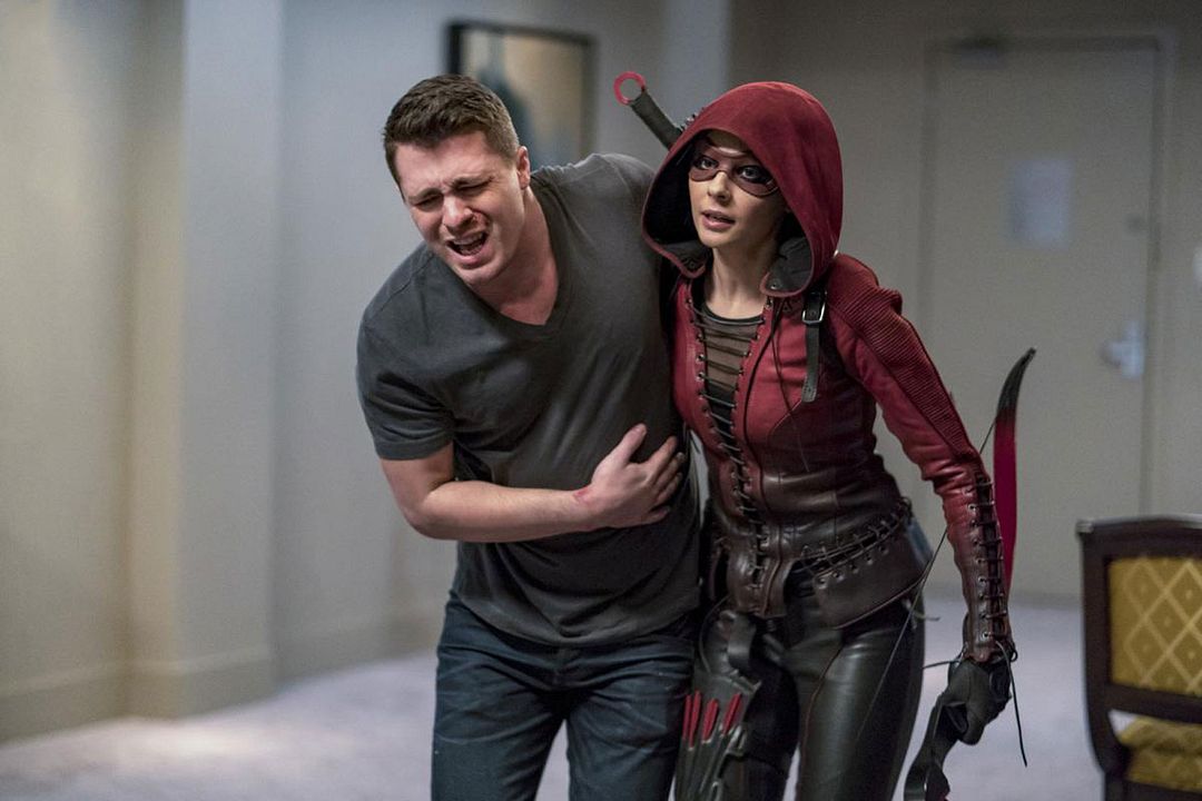 Arrow : Foto Willa Holland, Colton Haynes