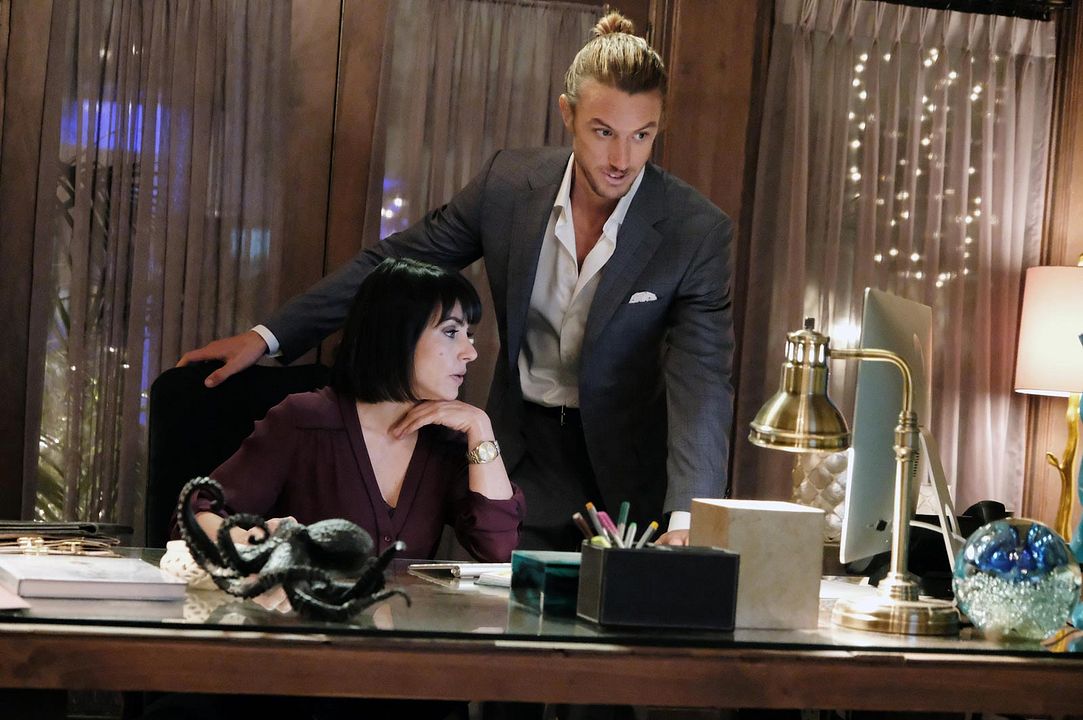 Foto Adam Demos, Constance Zimmer