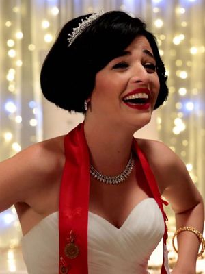 Póster Gonca Vuslateri