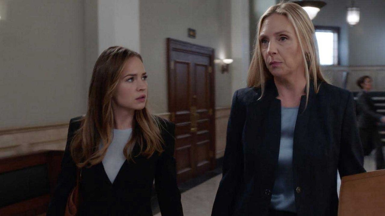 Foto Britt Robertson, Hope Davis