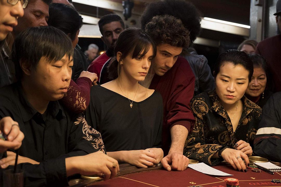 Joueurs : Foto Tahar Rahim, Stacy Martin