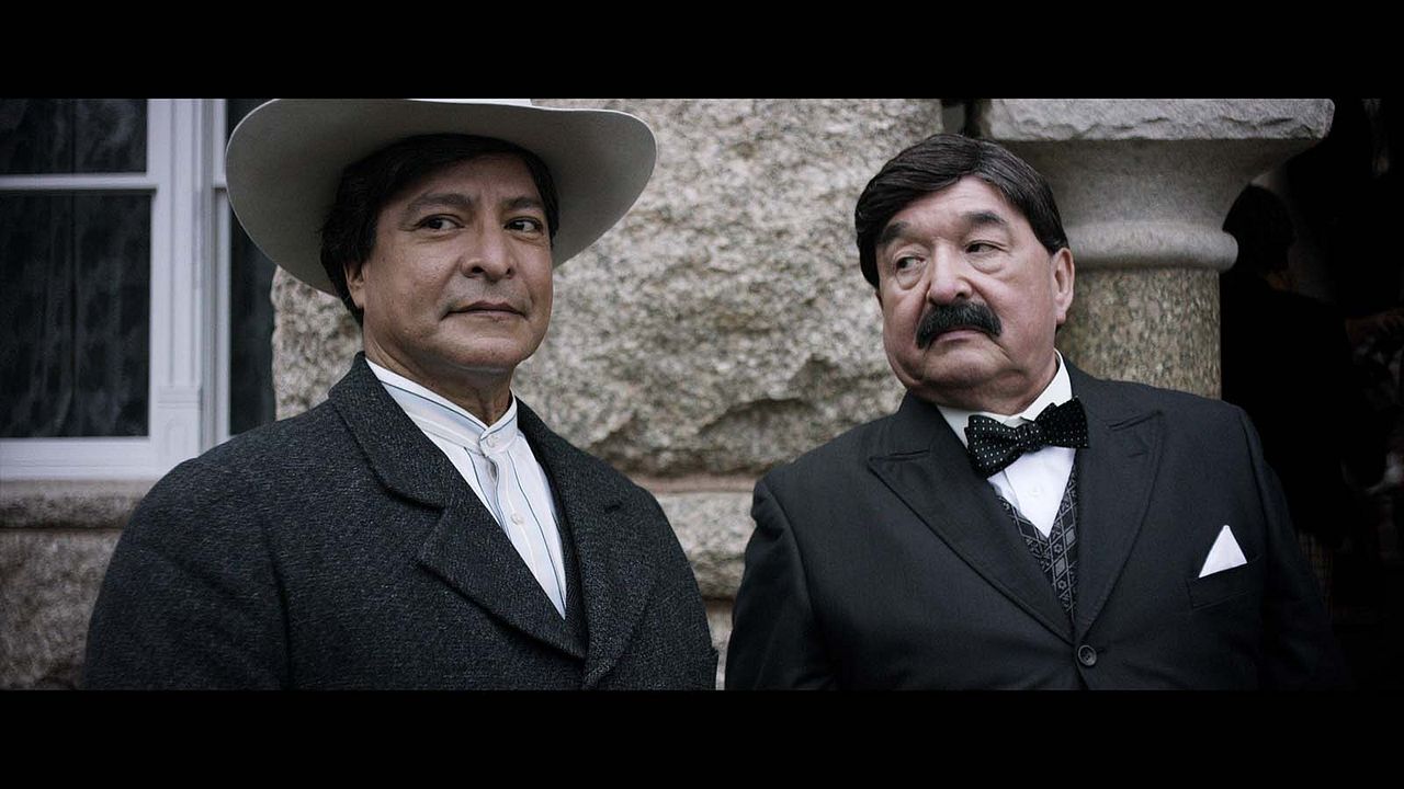 Foto Gil Birmingham, Graham Greene (II)