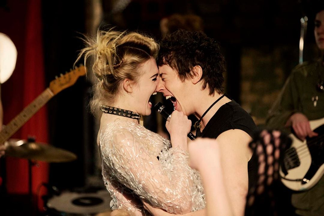 Cómo enamorar a una chica punk : Foto Alex Sharp (II), Elle Fanning