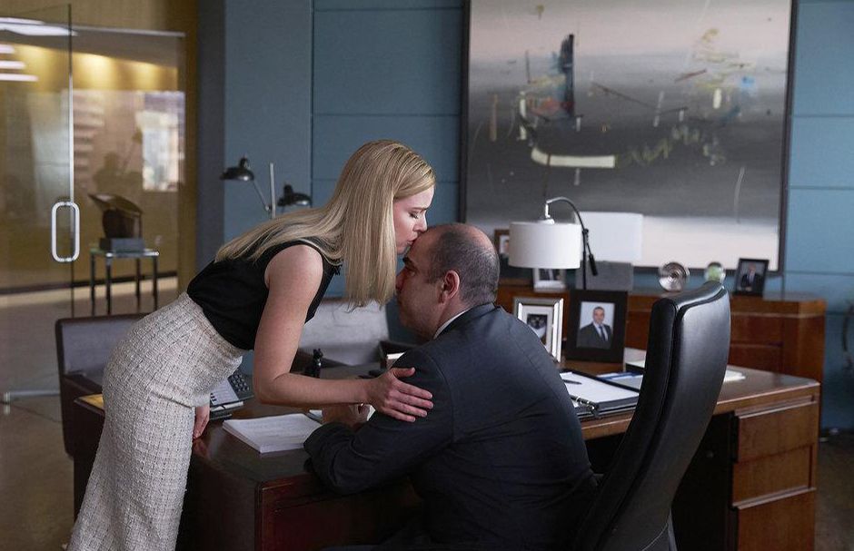 Suits : Foto Amanda Schull, Rick Hoffman
