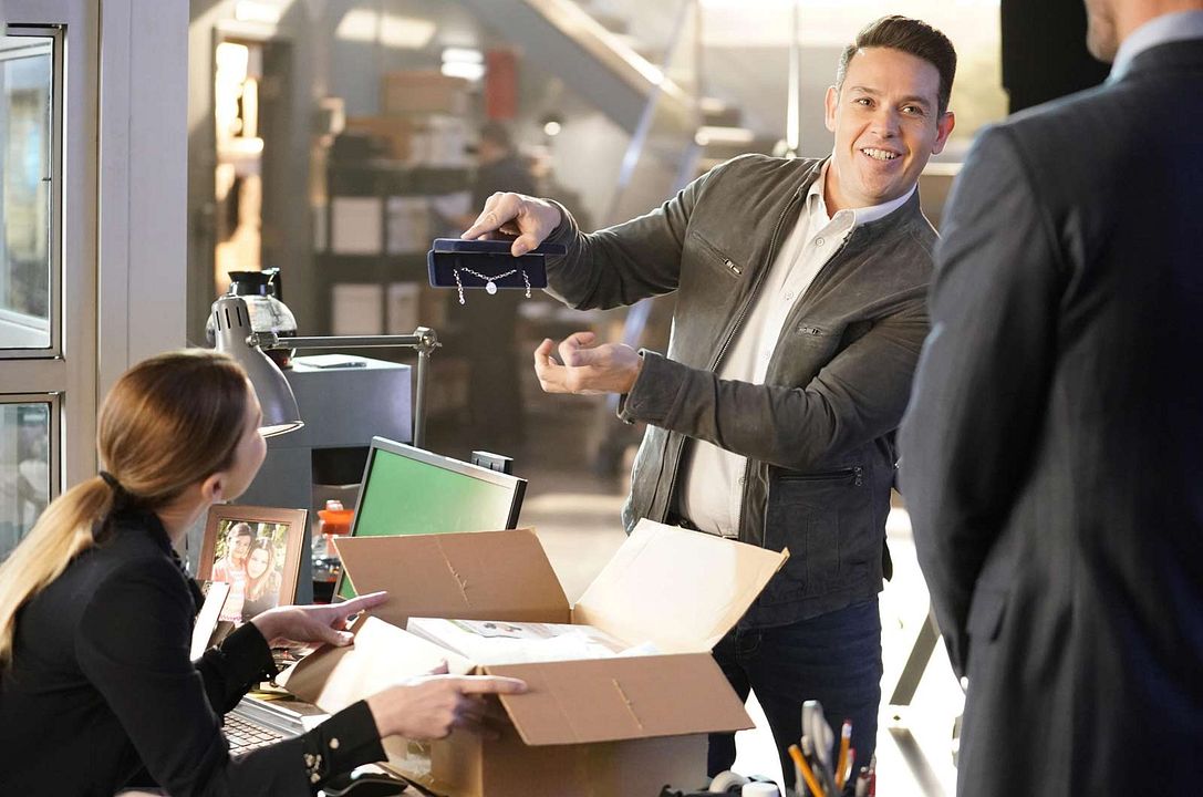 Lucifer : Foto Kevin Alejandro, Lauren German